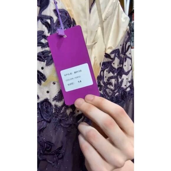 LUCCI LU ABBY PARIS PURPLE GOWN 90110, Size 14, New with Tag MSRP $380 SOO - Picture 10 of 13